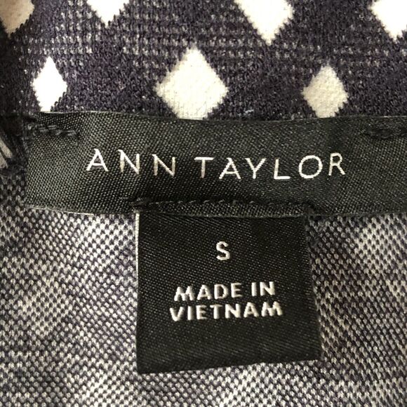 Ann Taylor Women’s Mock Neck Box Tank Top Diamond Design Size Small - Picture 3 of 11